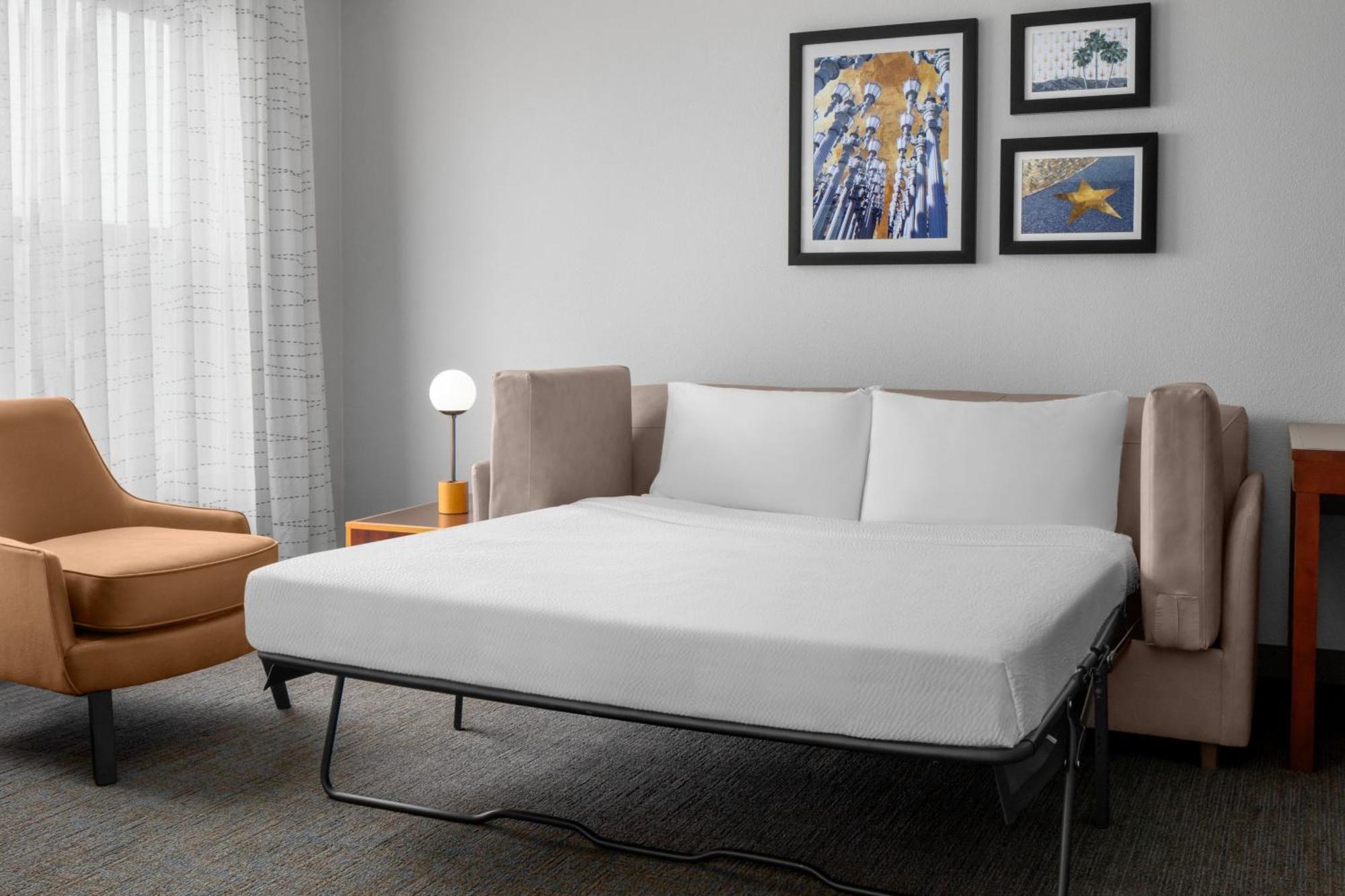 Hotel Angeles Burbank/downtown 3*