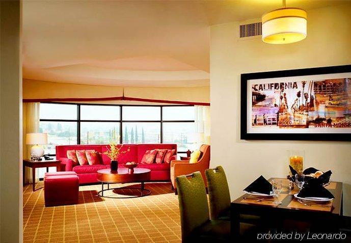Angeles Burbank/downtown 3*